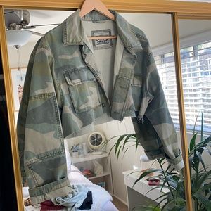 Levi camo jacket